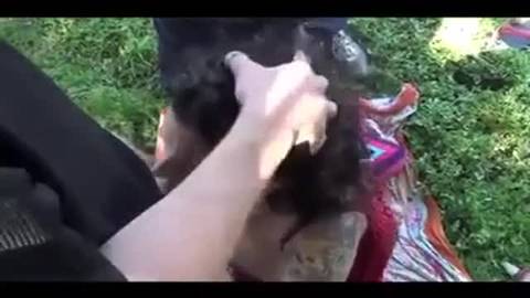 Grosse chienne enchaîne les bites pour avaler le sperme