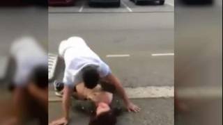 Couple bourré essaye de baiser en pleine rue à Cherbourg sur le trottoir